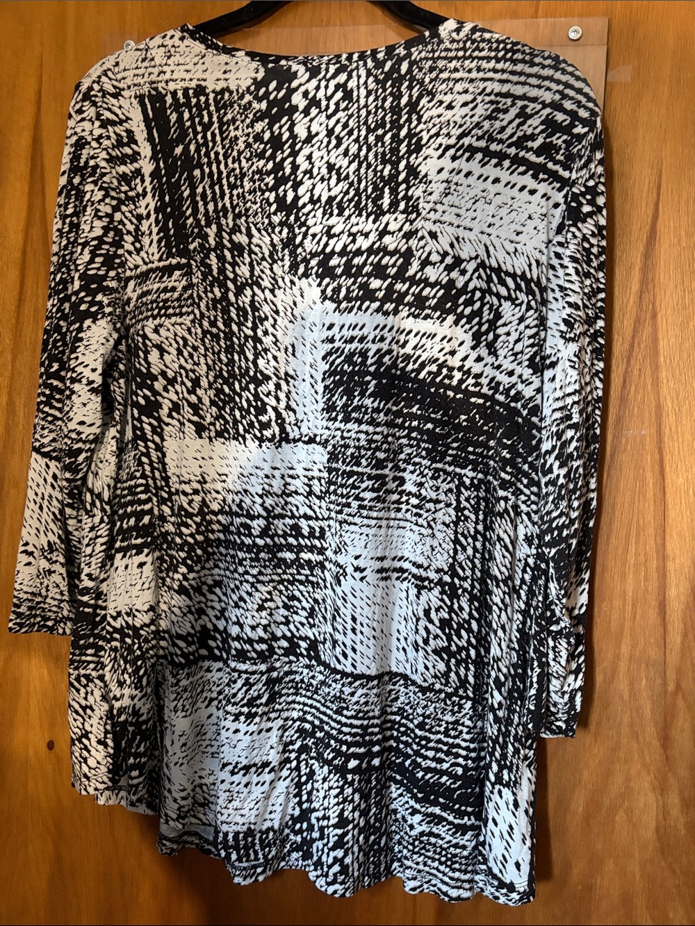JM Collection Black & White Patterned Top - Picture 6 of 6